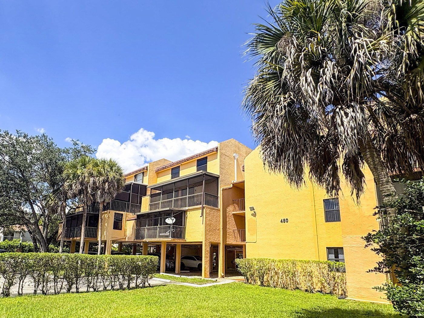 Lago West Condo
